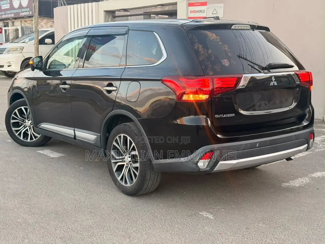 Mitsubishi Outlander 2016 Black