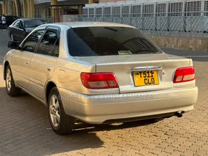 Toyota Carina 2000 Silver
