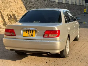 Toyota Carina 2000 Silver