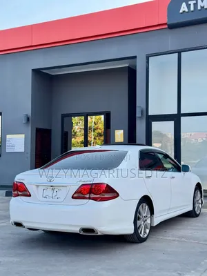Toyota Crown 2009 White