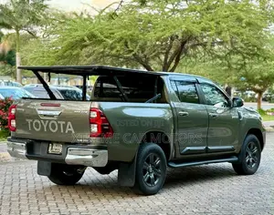 Toyota Hilux 2022 Gray