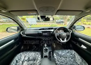 Toyota Hilux 2022 Gray