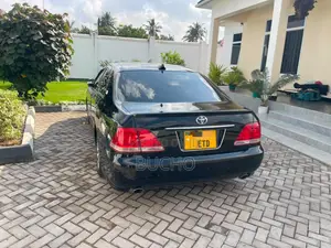 Toyota Crown 2006 Black
