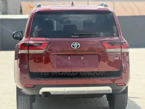 New Toyota Land Cruiser LC300 2023 Red
