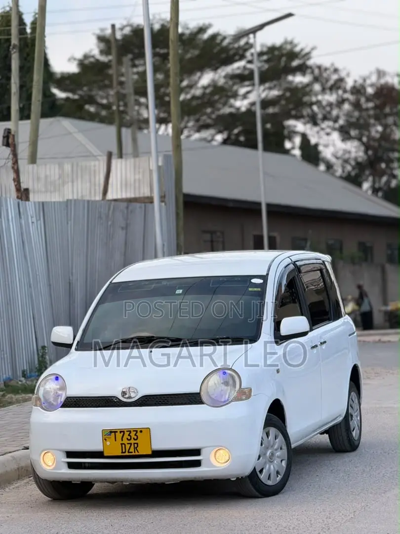 Toyota Sienta 1.5 AWD 2004 White