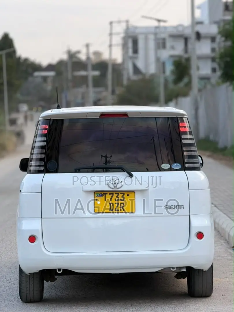 Toyota Sienta 1.5 AWD 2004 White