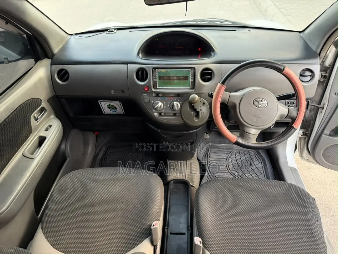 Toyota Sienta 1.5 AWD 2004 White