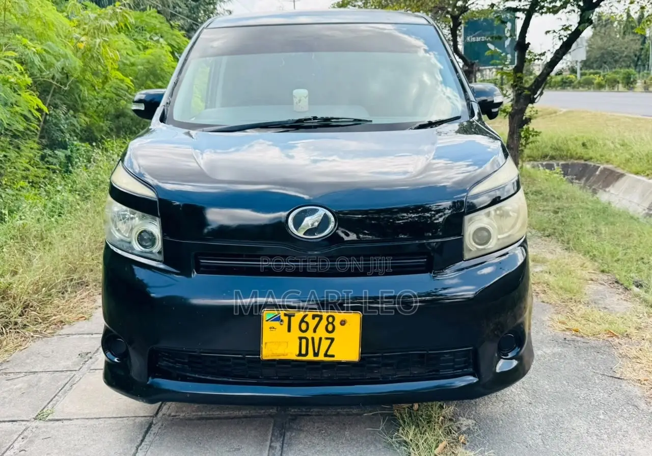 Toyota Voxy Trans-X 2WD 5-Seater 2008 Black