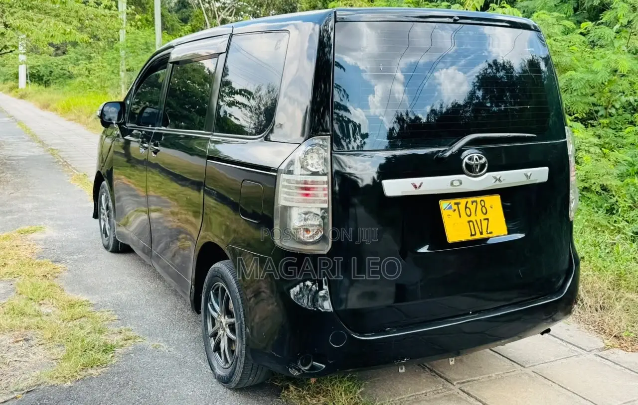Toyota Voxy Trans-X 2WD 5-Seater 2008 Black