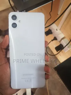 Samsung Galaxy A05 64 GB Silver