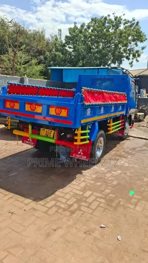 Mitsubishi Tipper 1999 Blue
