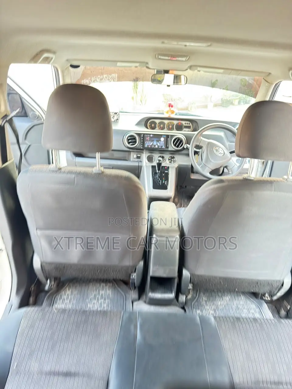 Toyota Corolla Rumion 2010 White