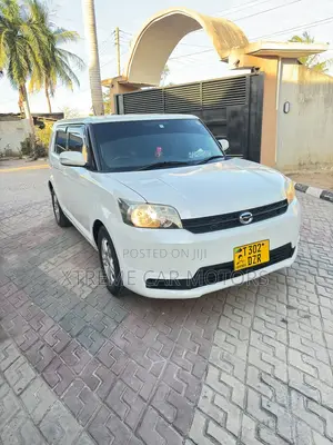Toyota Corolla Rumion 2010 White