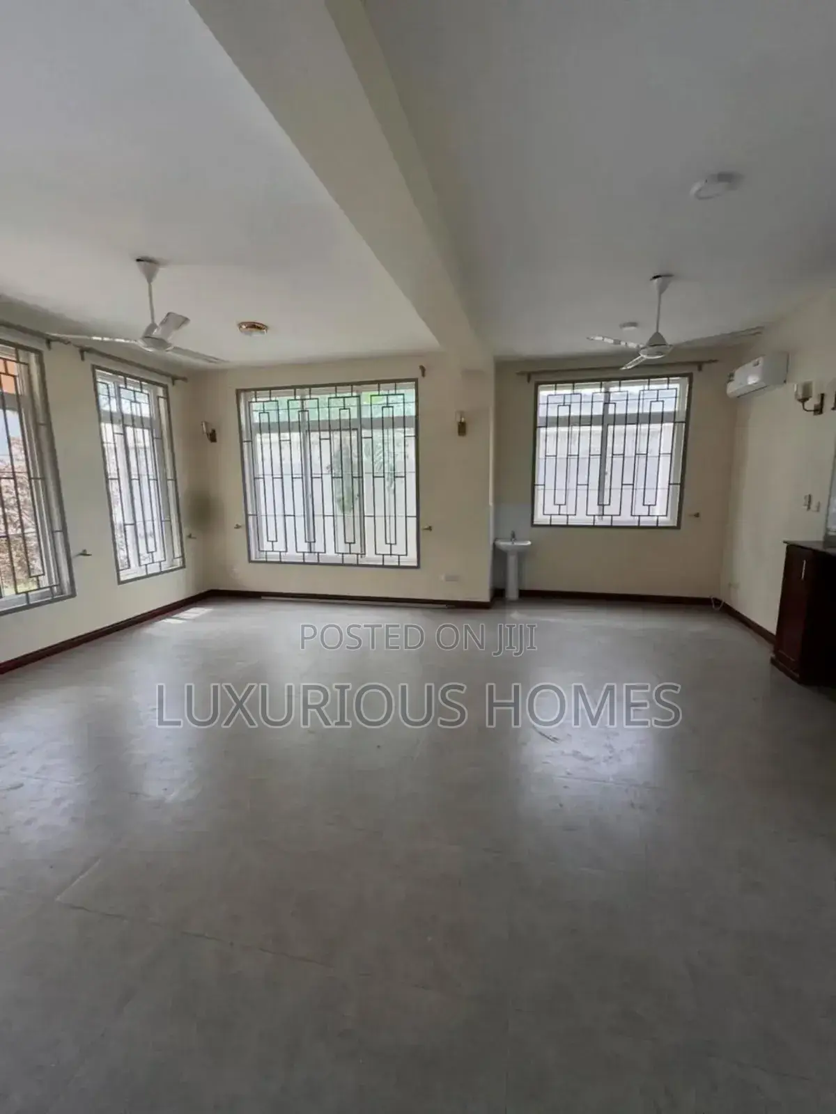 4bdrm House in Ada Estate for rent