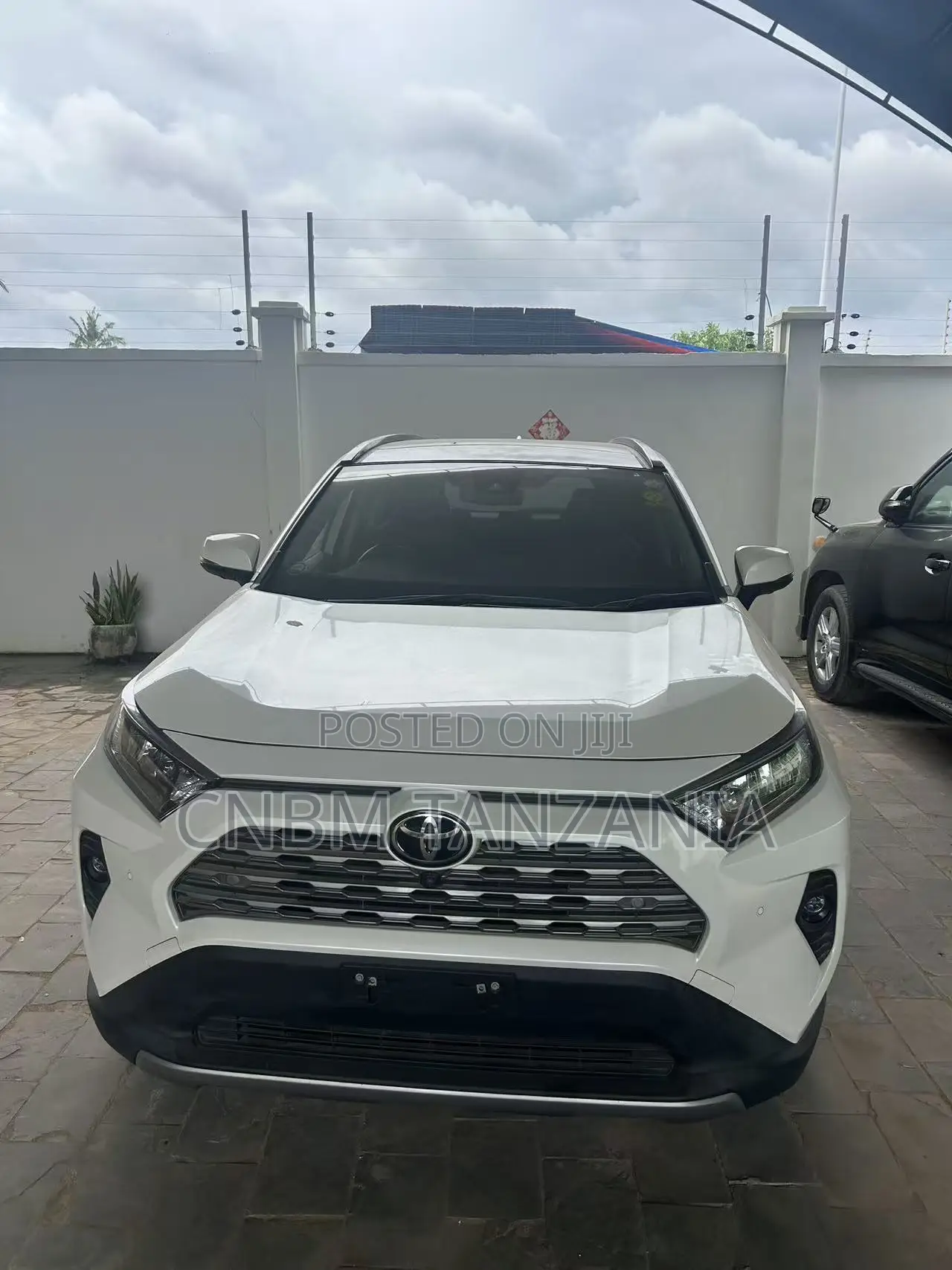 Toyota RAV4 2021 White