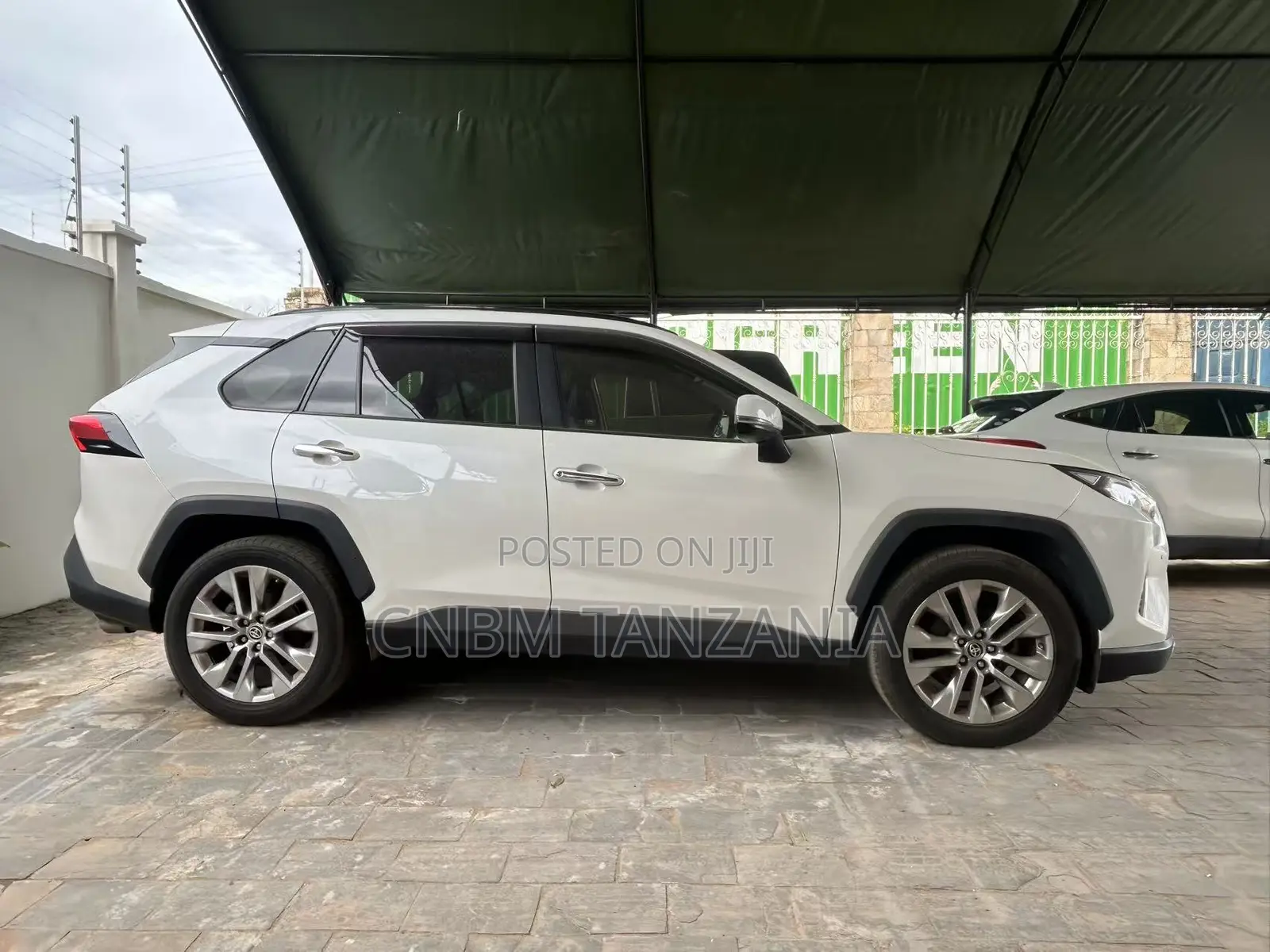 Toyota RAV4 2021 White