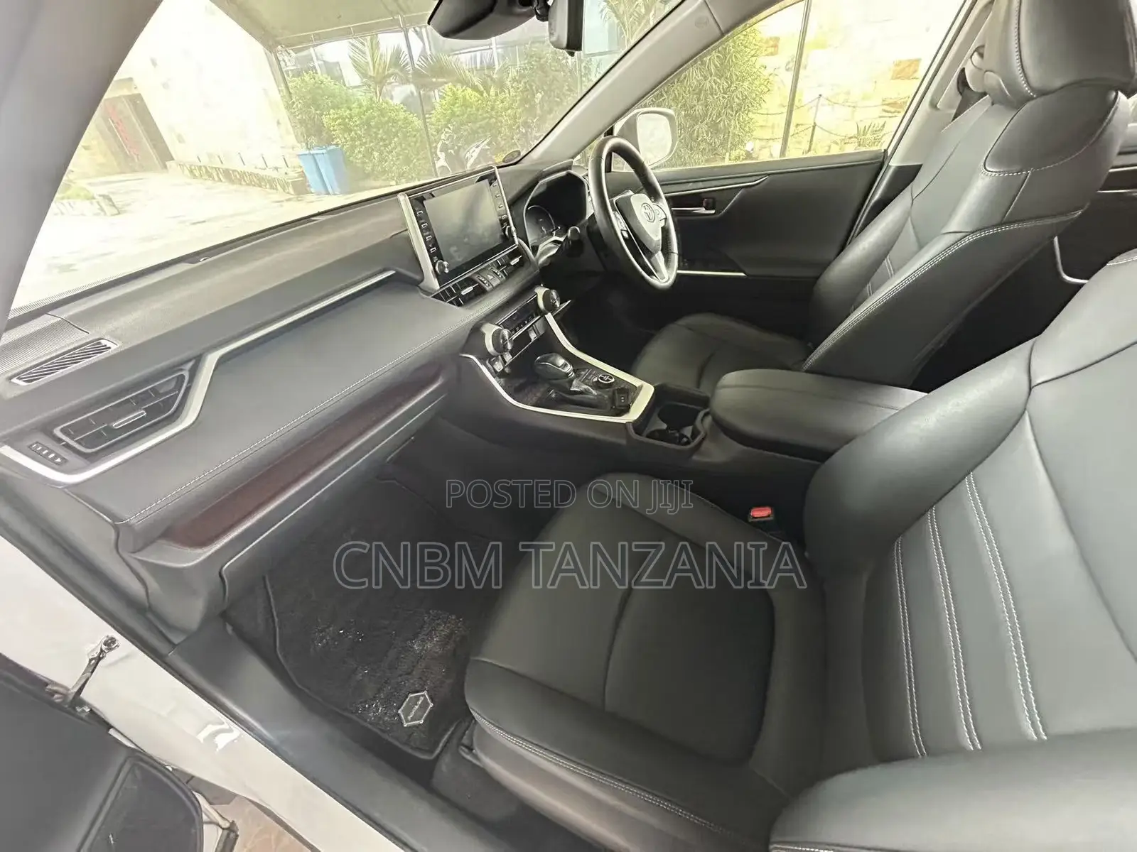 Toyota RAV4 2021 White