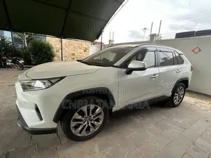 Toyota RAV4 2021 White