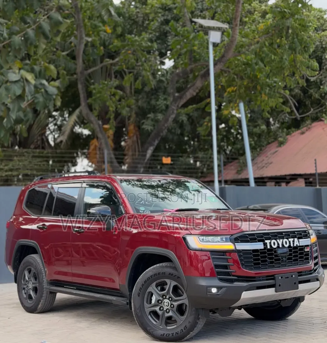 New Toyota Land Cruiser 2025 Red
