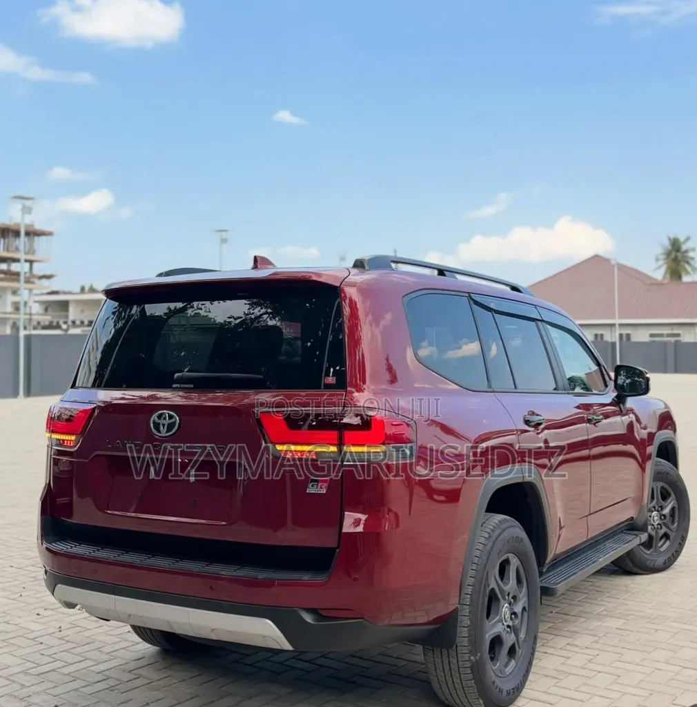 New Toyota Land Cruiser 2025 Red