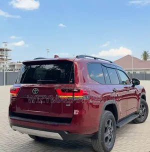 New Toyota Land Cruiser 2025 Red