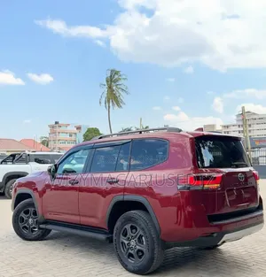 New Toyota Land Cruiser 2025 Red