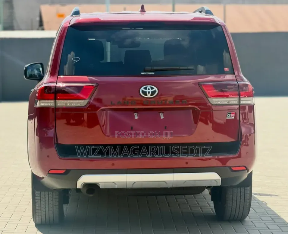 New Toyota Land Cruiser 2025 Red