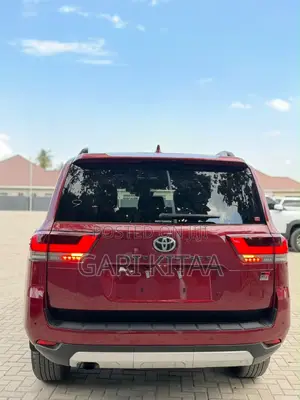 Toyota Land Cruiser 2025 Red