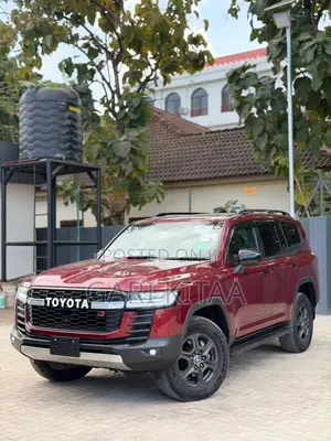 Toyota Land Cruiser 2025 Red