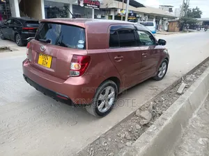 Toyota IST 2007 Pink
