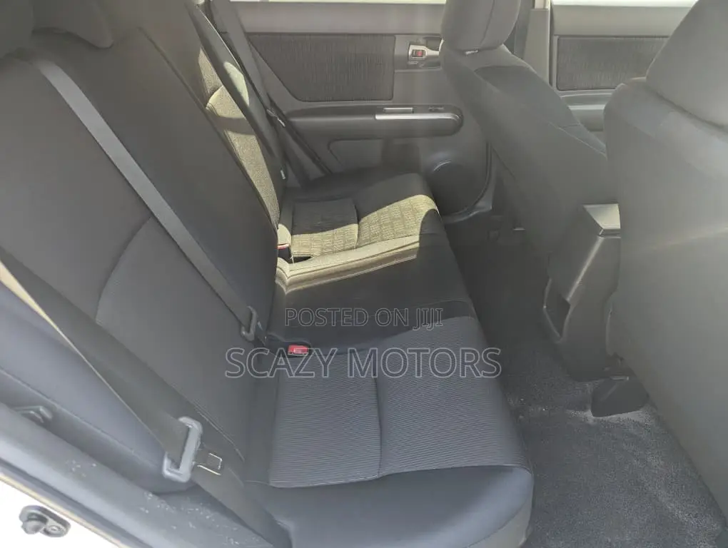 Toyota Corolla Rumion 2010 White