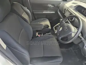 Toyota Corolla Rumion 2010 White