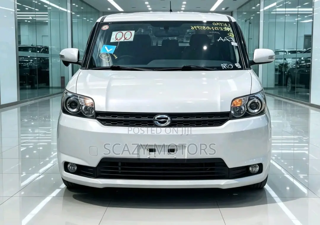 Toyota Corolla Rumion 2010 White
