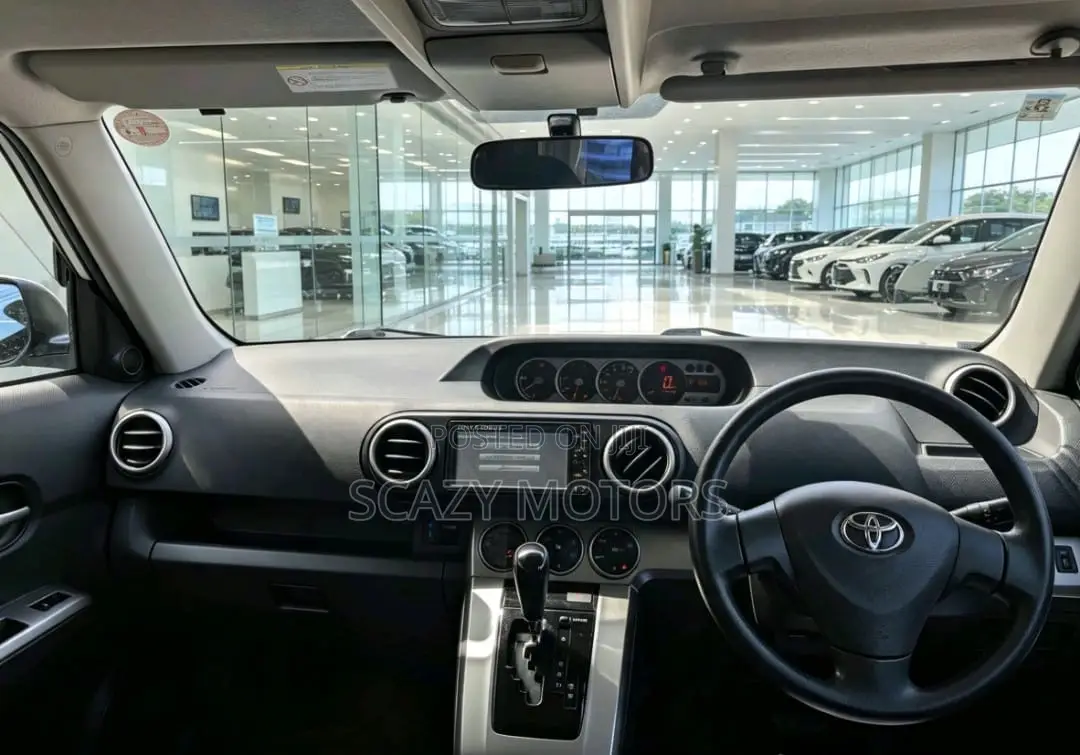 Toyota Corolla Rumion 2010 White