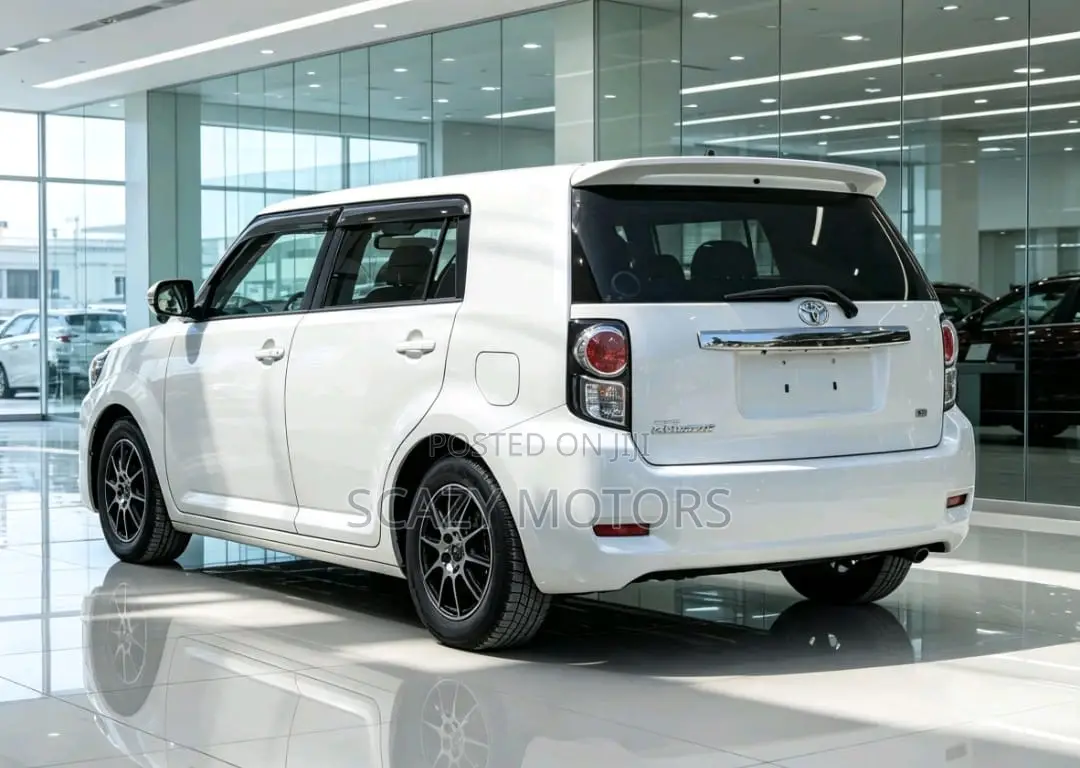 Toyota Corolla Rumion 2010 White
