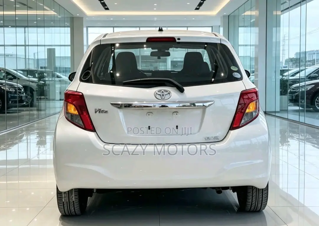 Toyota Vitz 2012 White