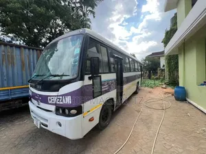 Tata Starbus Ultra Skool 2010 White