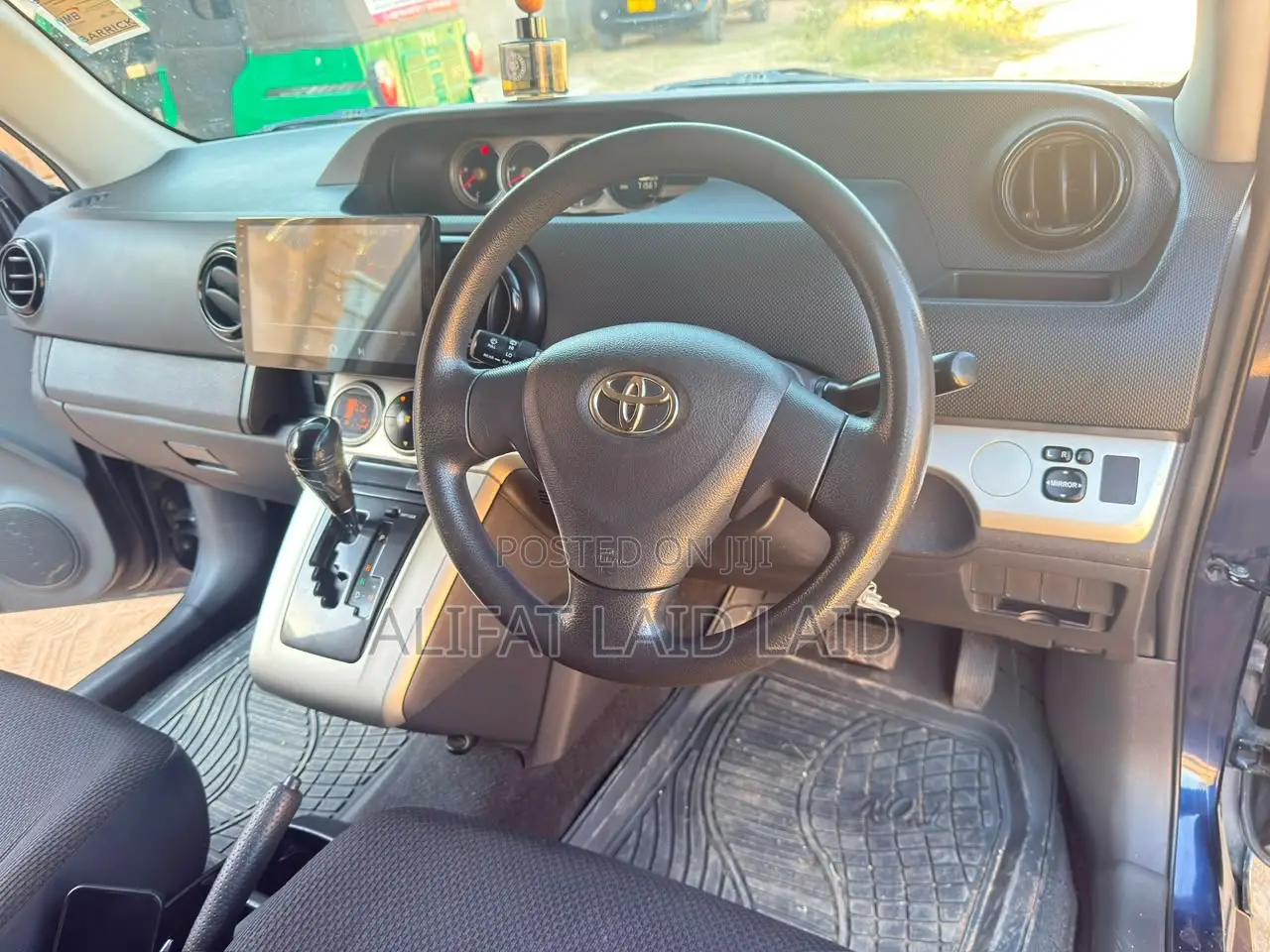 Toyota Rumion 2023 Blue