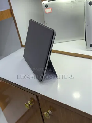 Laptop Dell Latitude 7210 2-in-1 8GB Intel Core i5 SSD 256GB