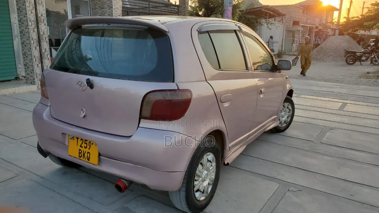 Toyota Vitz 1999 Silver