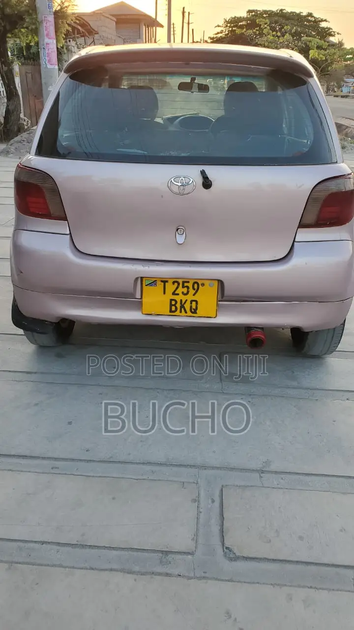Toyota Vitz 1999 Silver