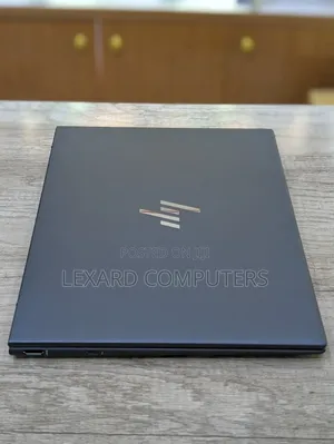 Laptop HP Dragonfly G4 16GB Intel Core i7 SSD 256GB