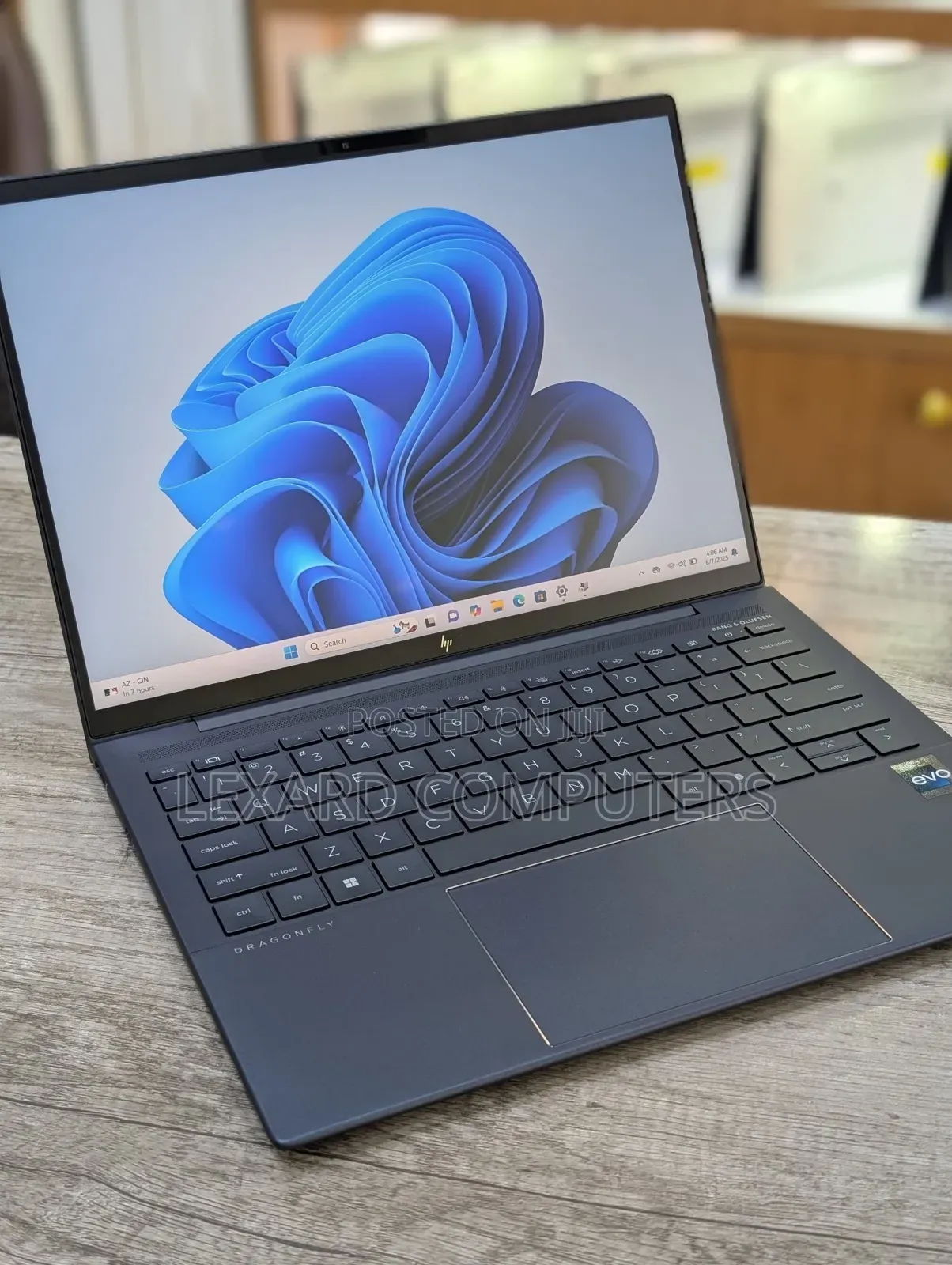 Laptop HP Dragonfly G4 16GB Intel Core i7 SSD 256GB
