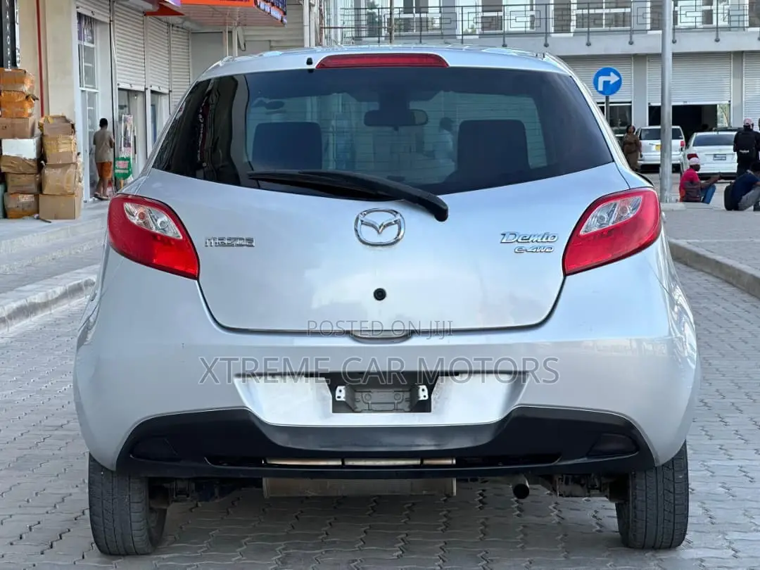 Mazda Demio 2011 Silver