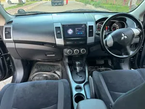 Mitsubishi Outlander 2010