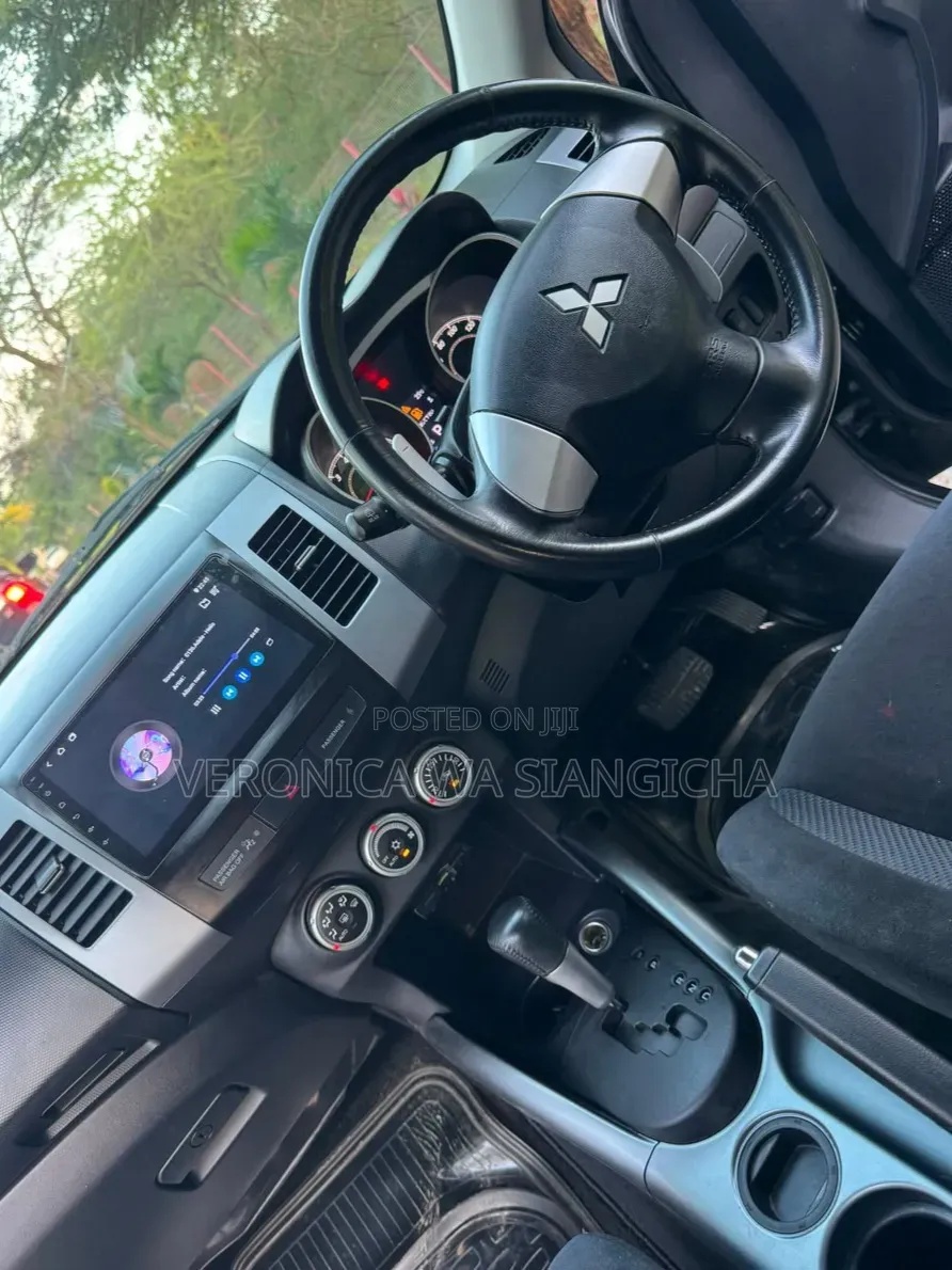 Mitsubishi Outlander 2010