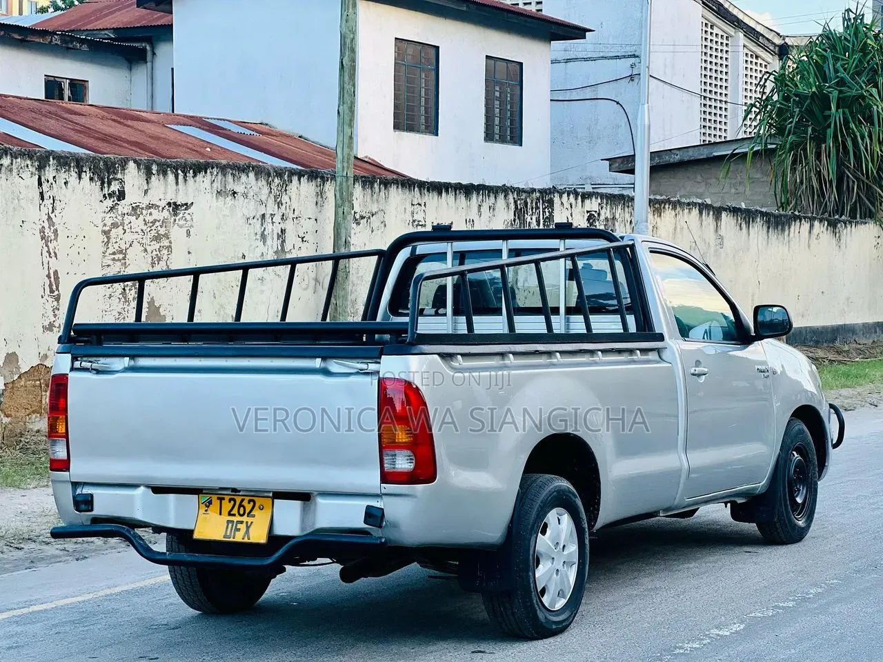 Toyota Hilux 2009 White