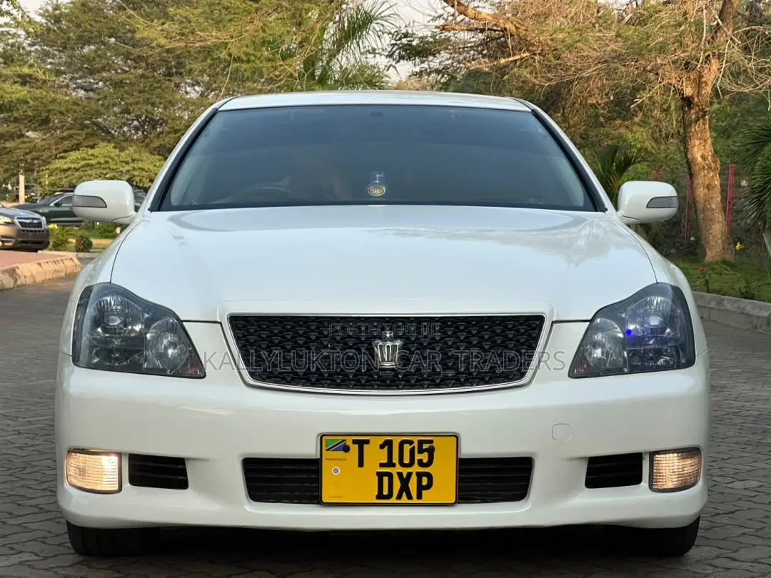 Toyota Crown 2007 White