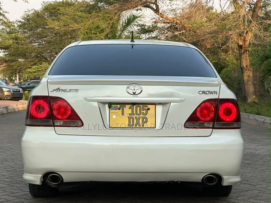 Toyota Crown 2007 White