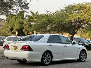 Toyota Crown 2007 White